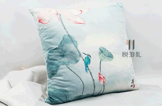 一款实用且富有设计感的文创产品——抱枕