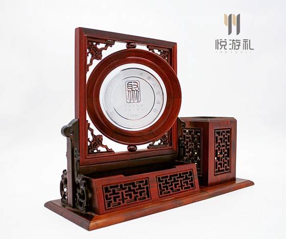 悦游礼文创产品—红木纪念章
