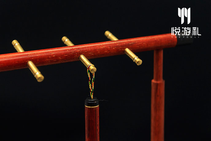 文创衍生品投放在网络平台进行销售， 能迅速激发博物馆的经济盈利能力